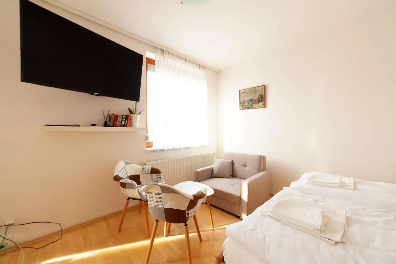 Vitkov Park Apartment Πράγα