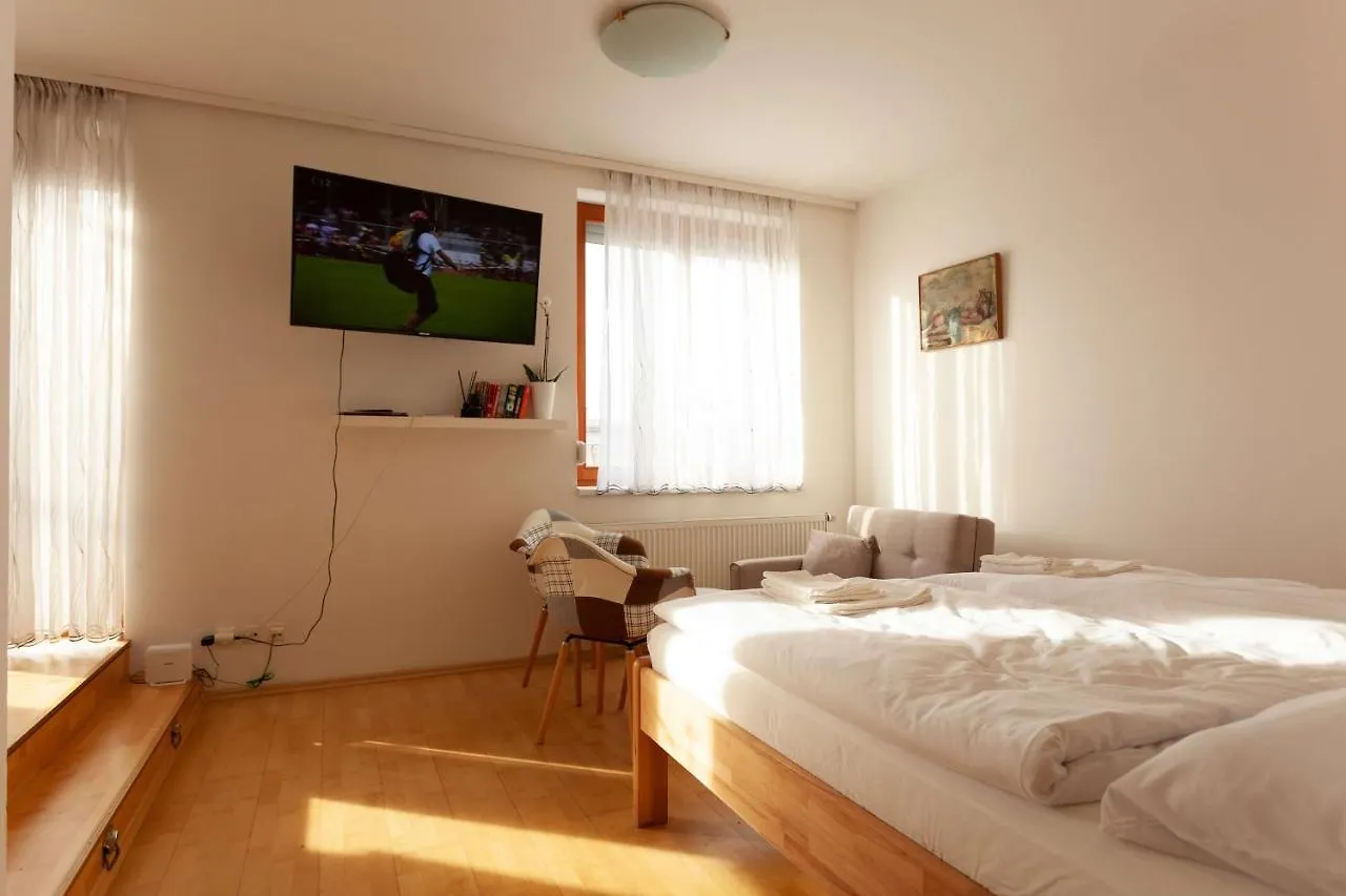 Vitkov Park Apartment Πράγα