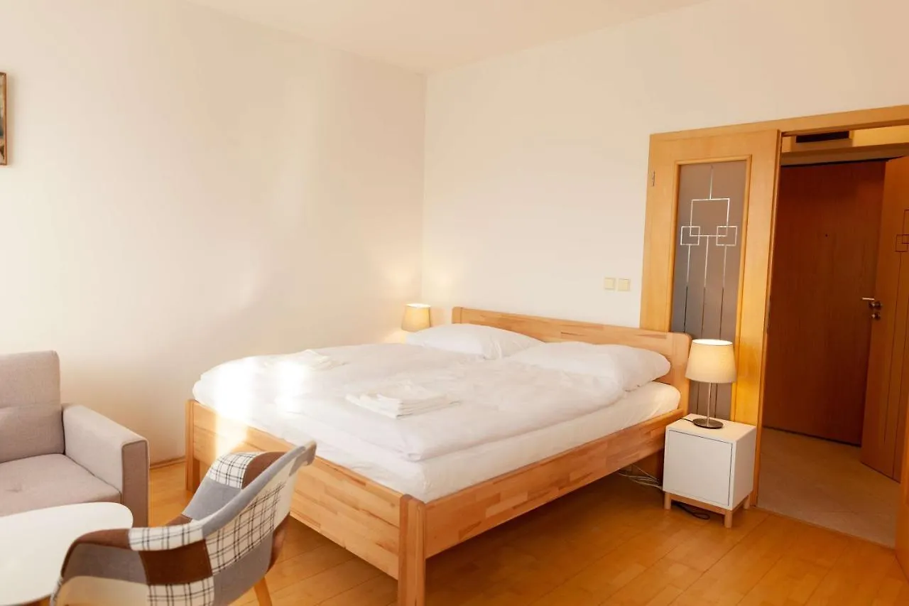 Vitkov Park Apartment Πράγα