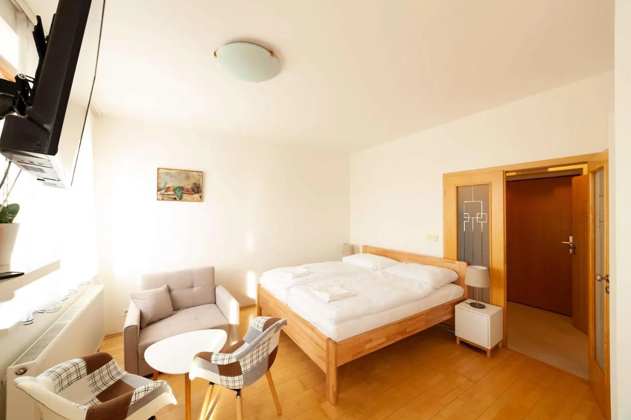 Vitkov Park Apartment Πράγα